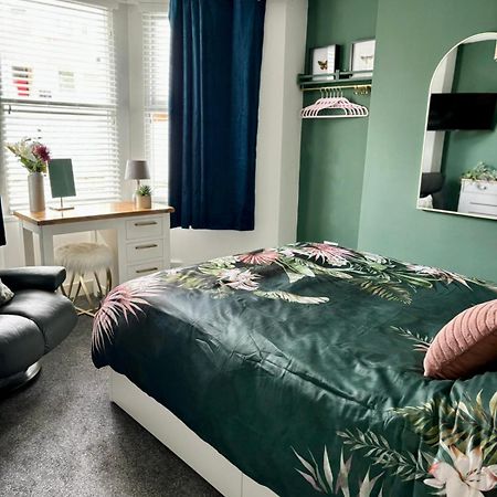 Stylish And Chic Seaside Apartment Southend-on-Sea Exteriér fotografie