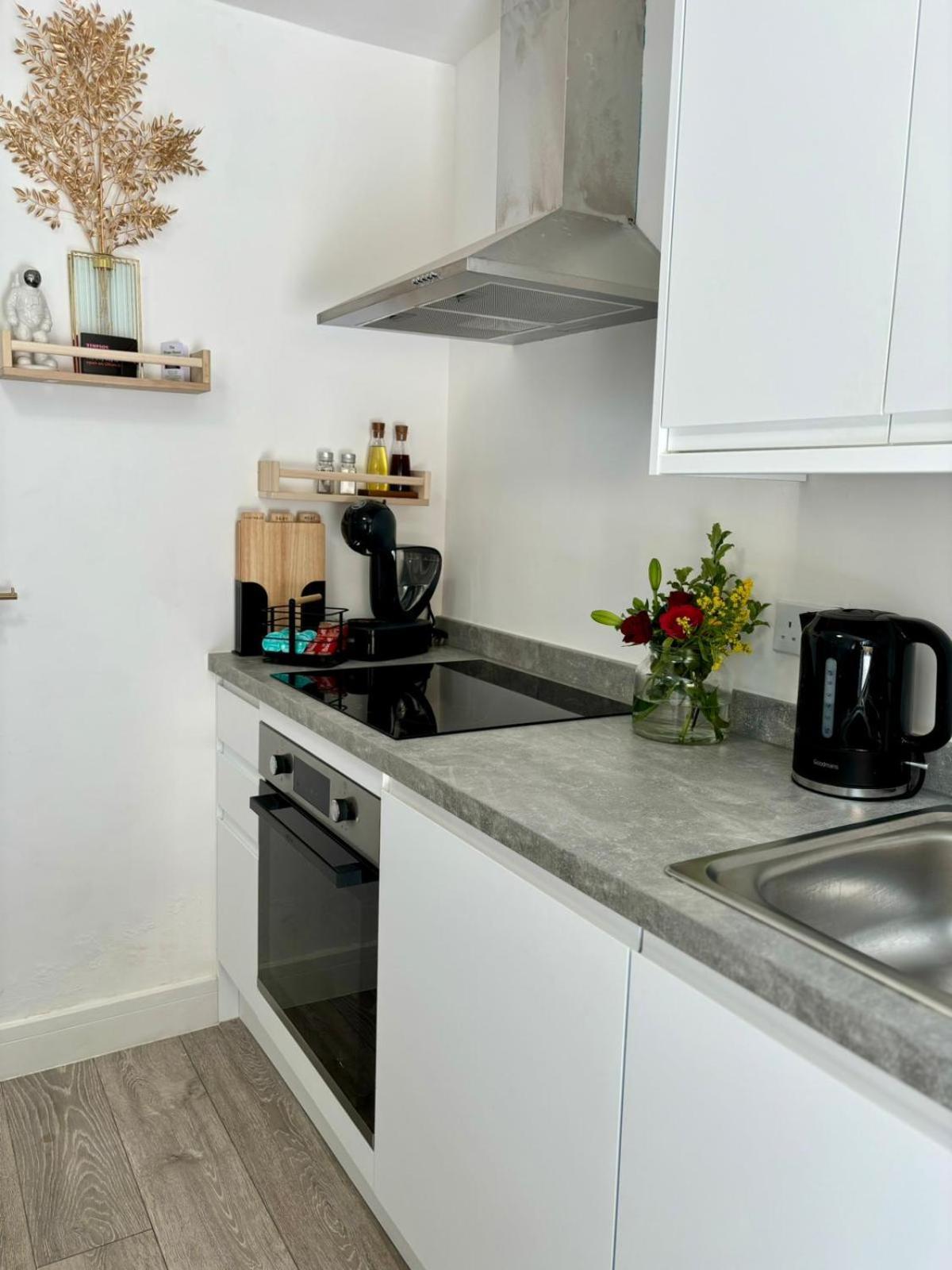 Stylish And Chic Seaside Apartment Southend-on-Sea Exteriér fotografie